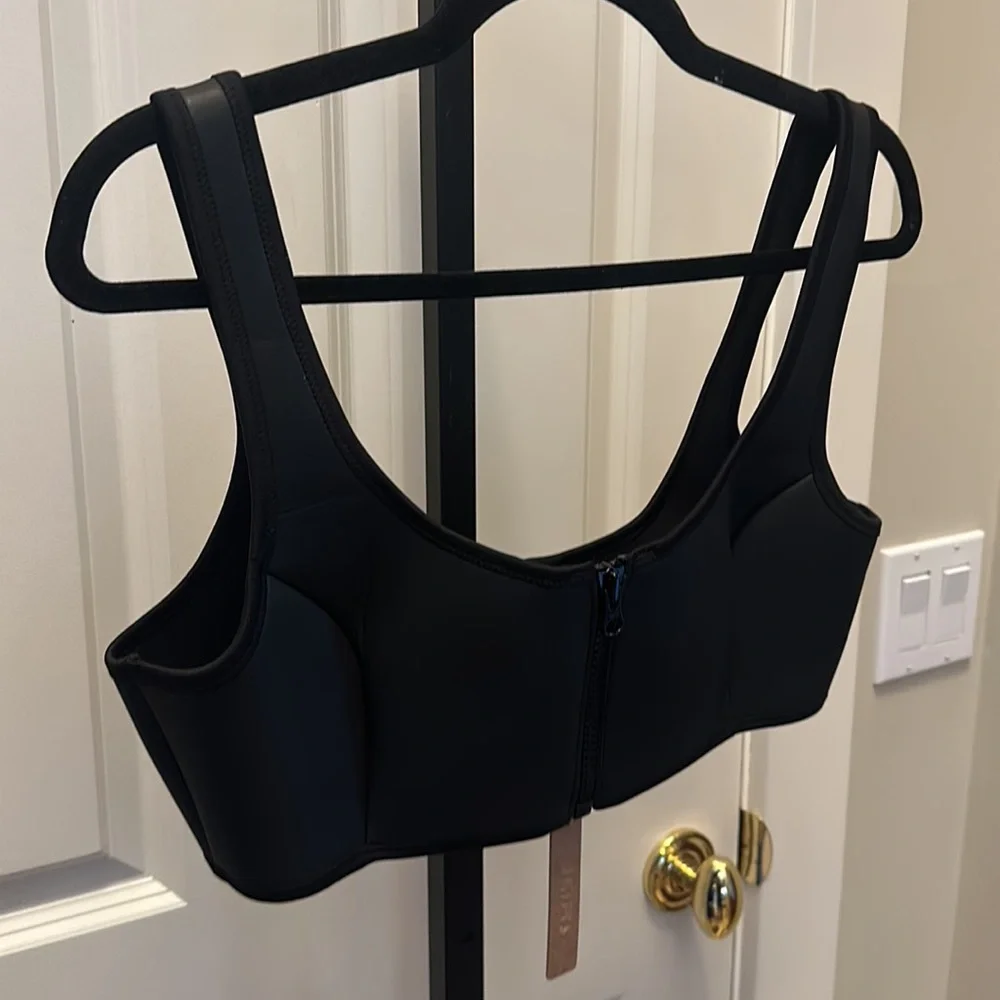 SKIMS RUBBERIZED SCUBA SWIM SCOOP NECK BIKINI TOP in Onyx NEW